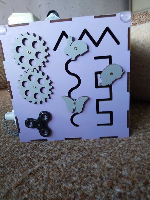 Продам Бізікуб для розвитку дрібної моторики