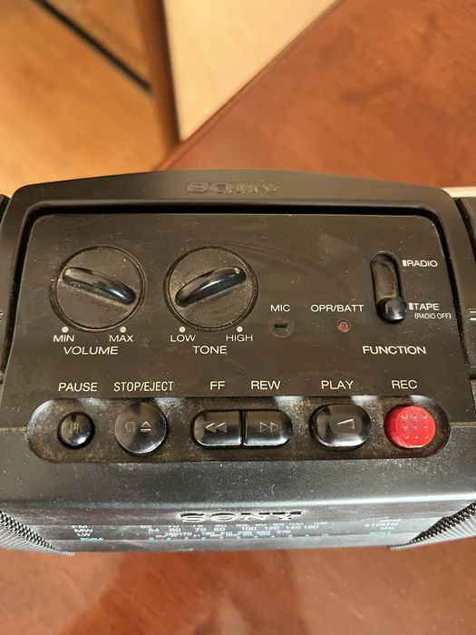 Магнітофон SONY CFS-B21L  касета радіо в гарному стані