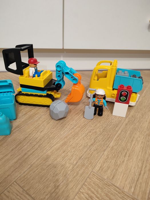 LEGO duplo ciężarówka i koparka 10931 + śmieciarka 10945.