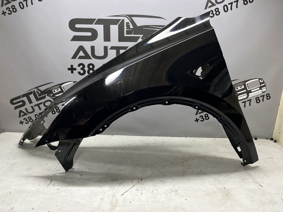 Ліве крило Tesla Model Y
