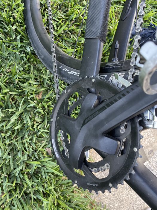 Bicicleta gravel Giant advanced carbono