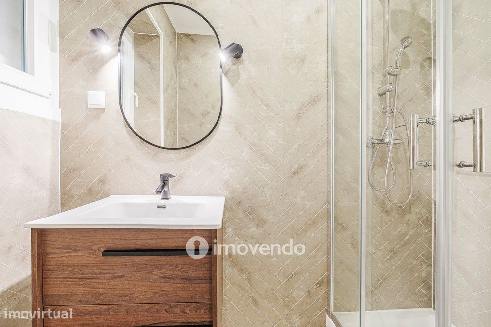 Apartamento T1 remodelado e com cozinha equipada, em Entrecampos