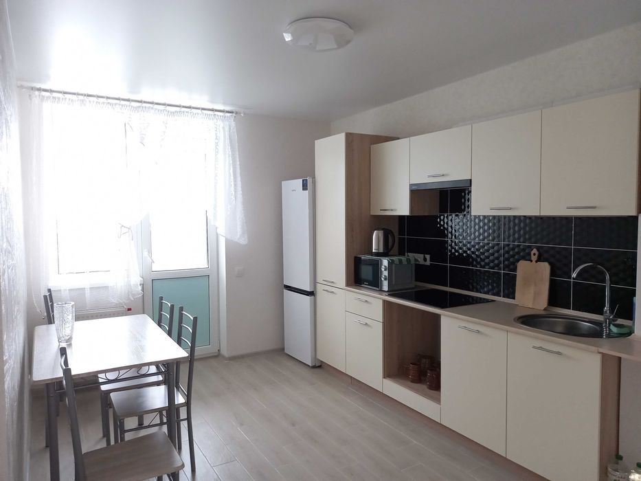 Атлант на Київській вул Симоненка сучасна квартира подобово погодинно