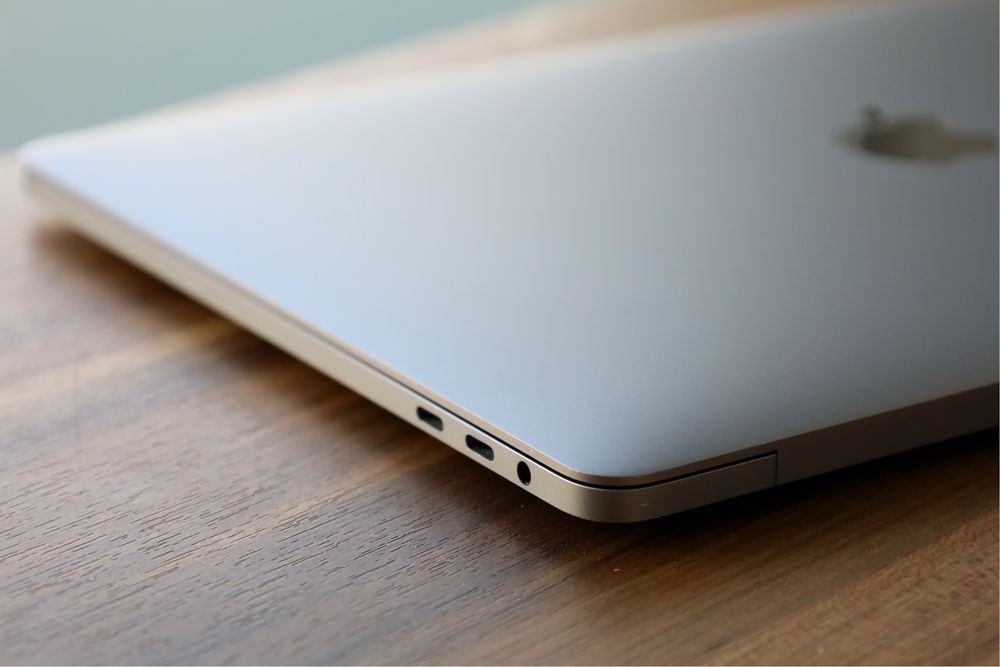 MacBook Pro 13” (2019) – 256GB