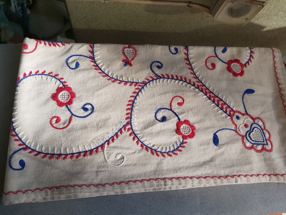 Toalha Bordada de Viana Castelo c/ 6 Guardanapos (Impecável)