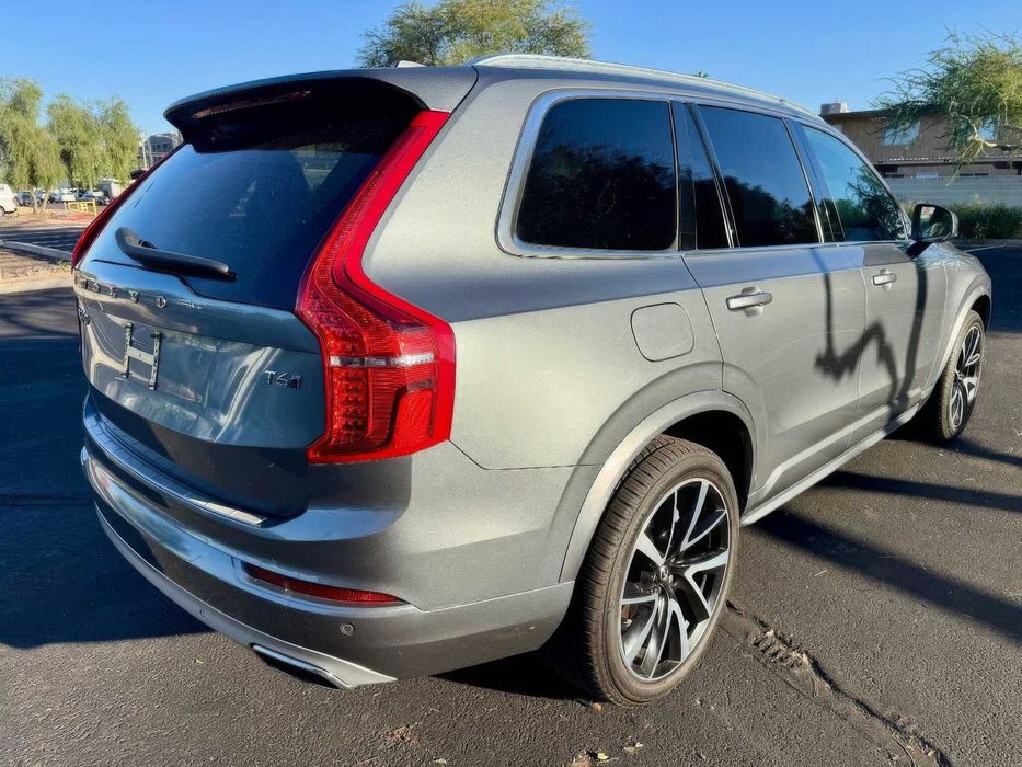 Volvo XC90 T6 Momentum 6-Passenger      2020