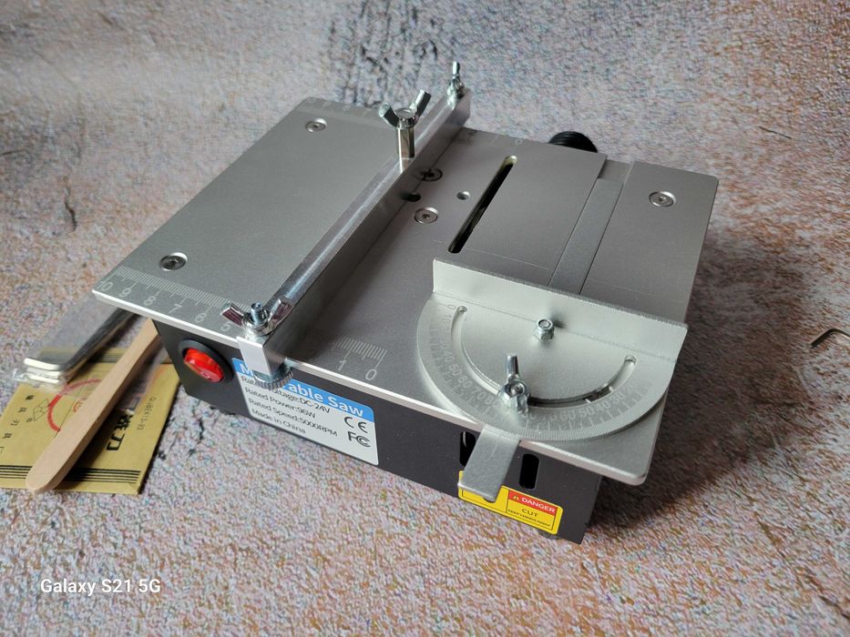 Многофункциональная мини-пила для столярных работ по дереву