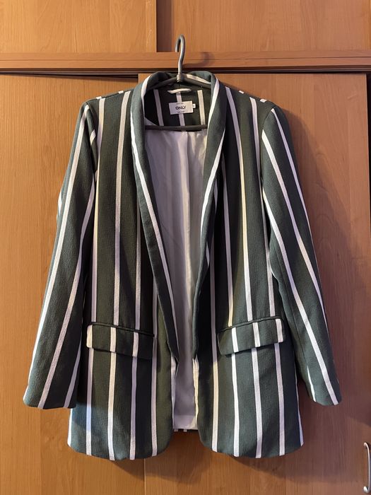 Піджак-жакет у смужку