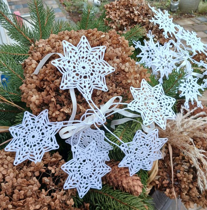 Gwiazdki szydelkowe  ozdoby choinkowe