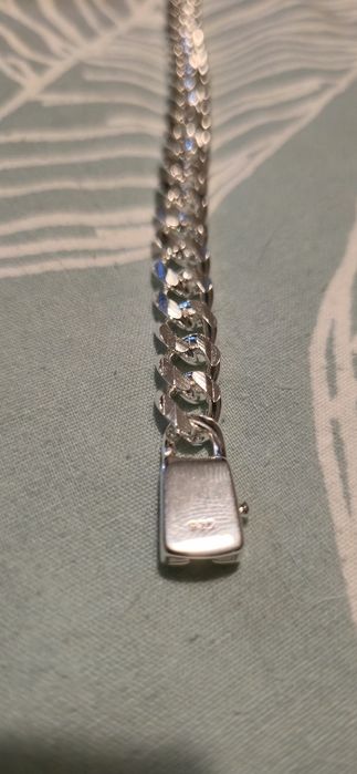 Vendo pulseira em prata genuína.