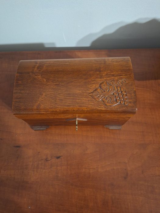 Drewniana szkatułka