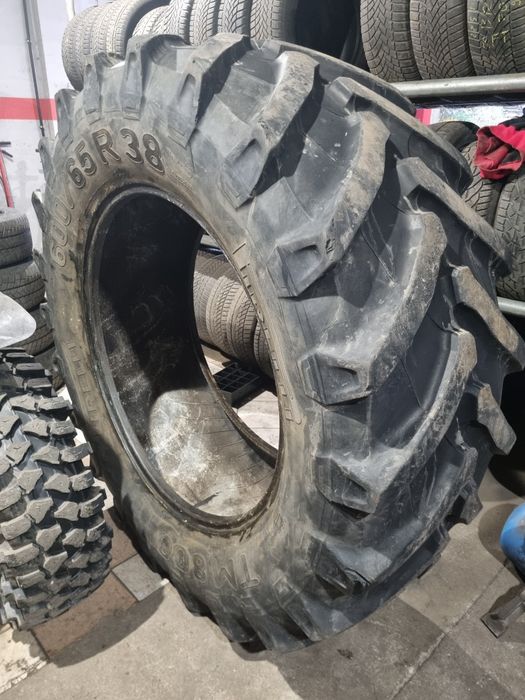 Pirelli 600 65 r38 para