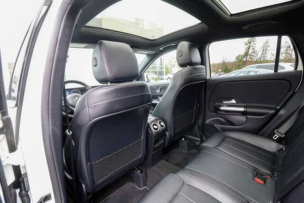 Mercedes-Benz GLA 250 4MATIC      2021