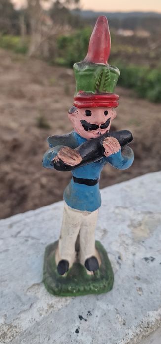 Musicos viana pintados mão  antigos com assobio atraz.
