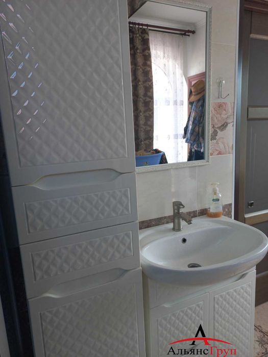 Продаж великого, сучасного будинку.