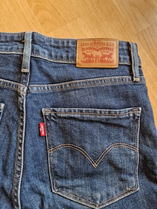 Жіночі джинси Levi's 38р.