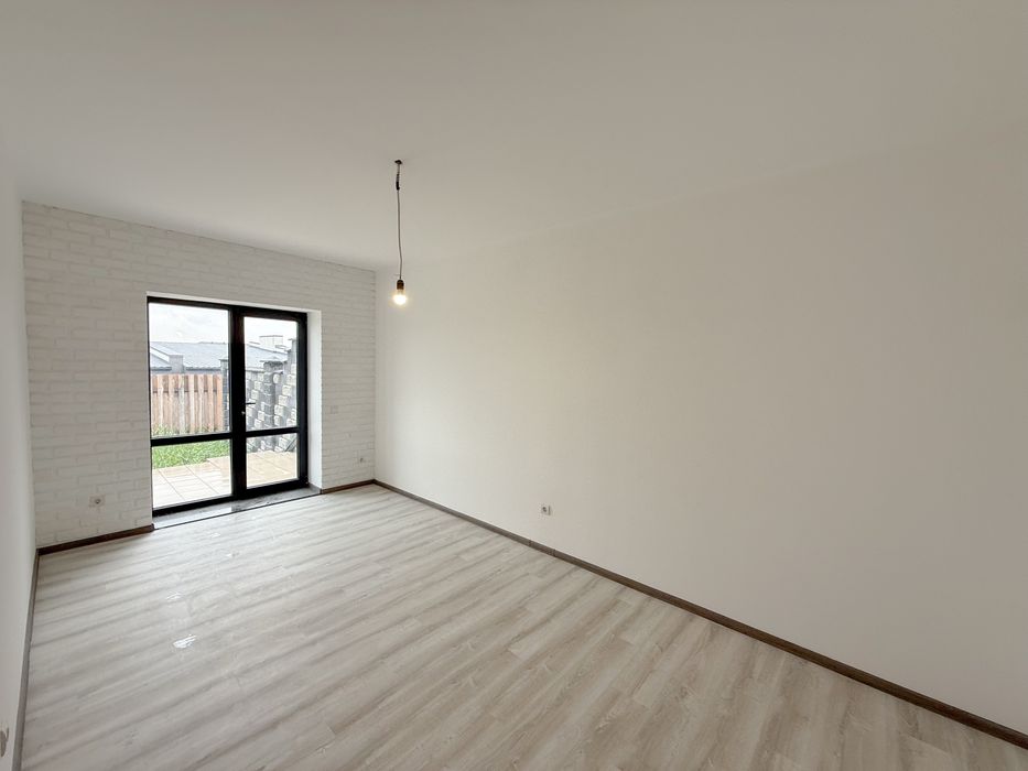 Продаж котеджу з частковим ремонтом