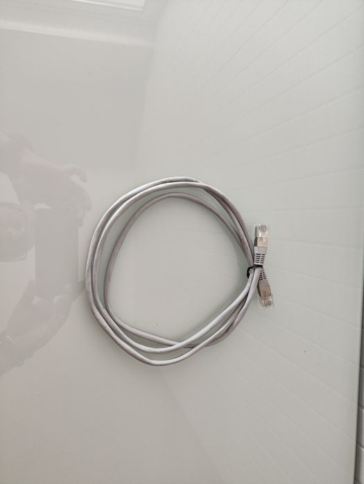 Cabo de rede ethernet gigabit HAMA, com 1,65 metros.