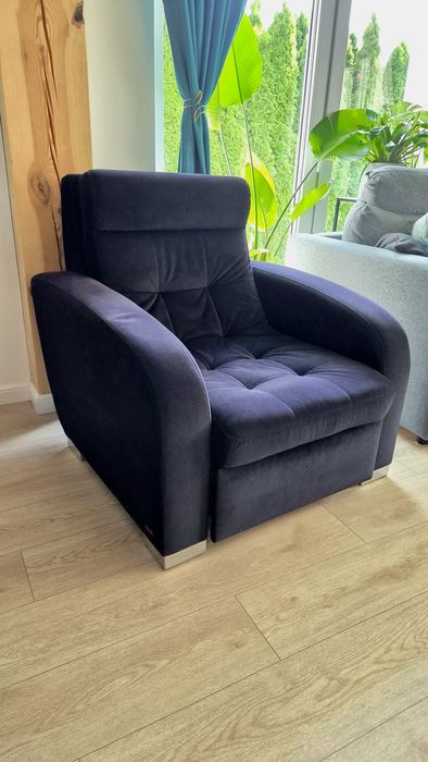 Czarny fotel z szufladą Dan-Wex Collection