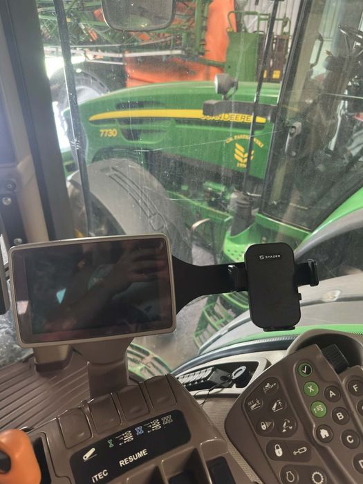 Uchwyt telefonu mocowanie do ekranu John Deere 7345R seria 7 / 8