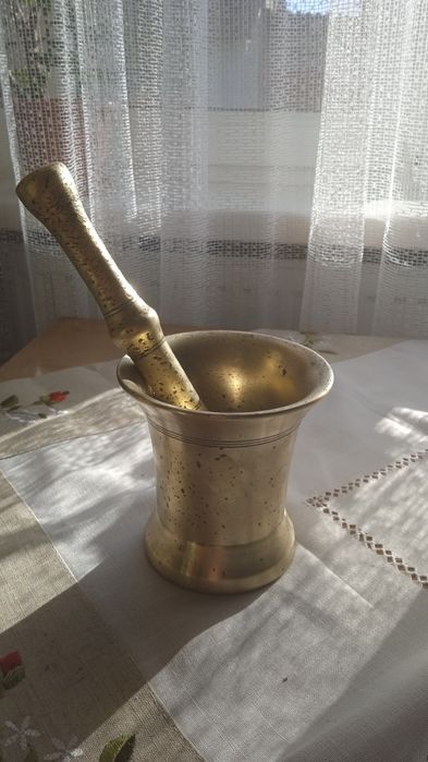 Ступка антикварна , відреставрована , латунь. Вага 2710 кг.