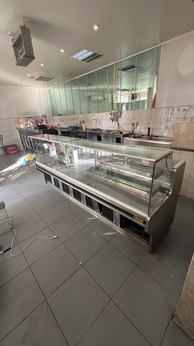 Vitrine refrigerada INOX