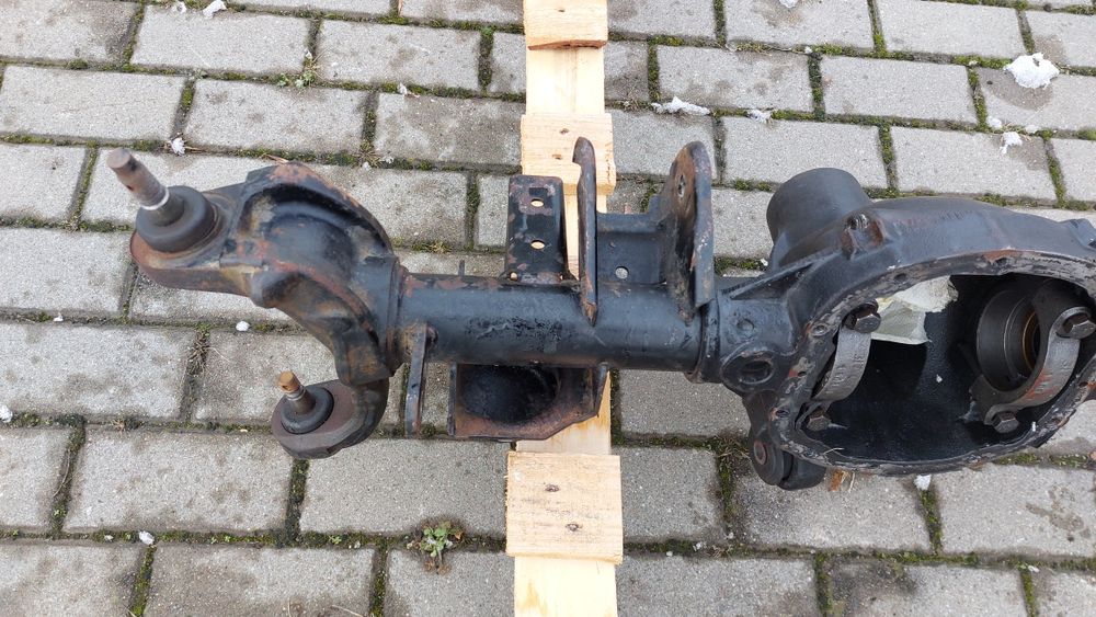 Obudowa mostu napędowego przód Jeep Wrangler JK Dana 30