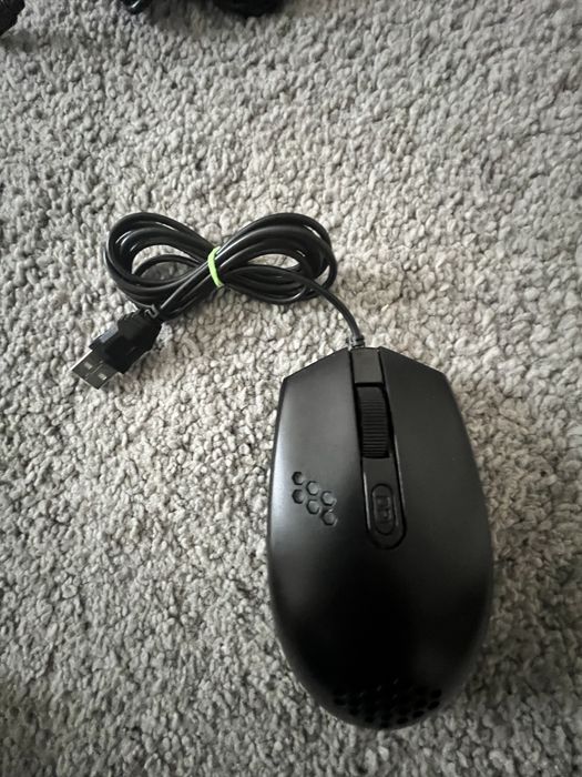 Pack Gamer RGB. Teclado e Heatset Trust e rato Qilive (como novo).