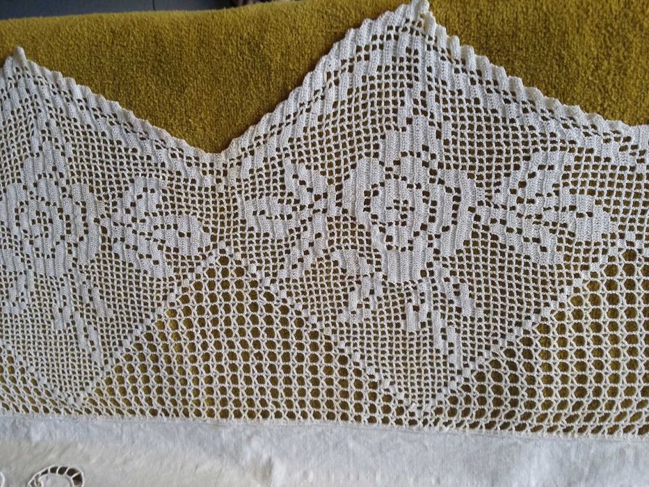 Toalha em Linho Bordada