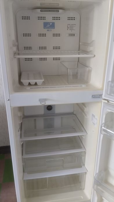 Двухкамерный холодильник HITACHI серия R-T270EUC1K-1