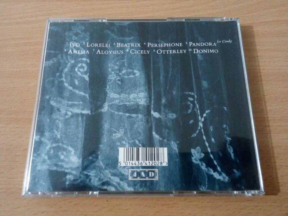 (. Reservado.  ).      COCTEAU TWINS - Treasure ( 1984 )