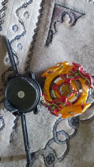 Продам бей блейди.