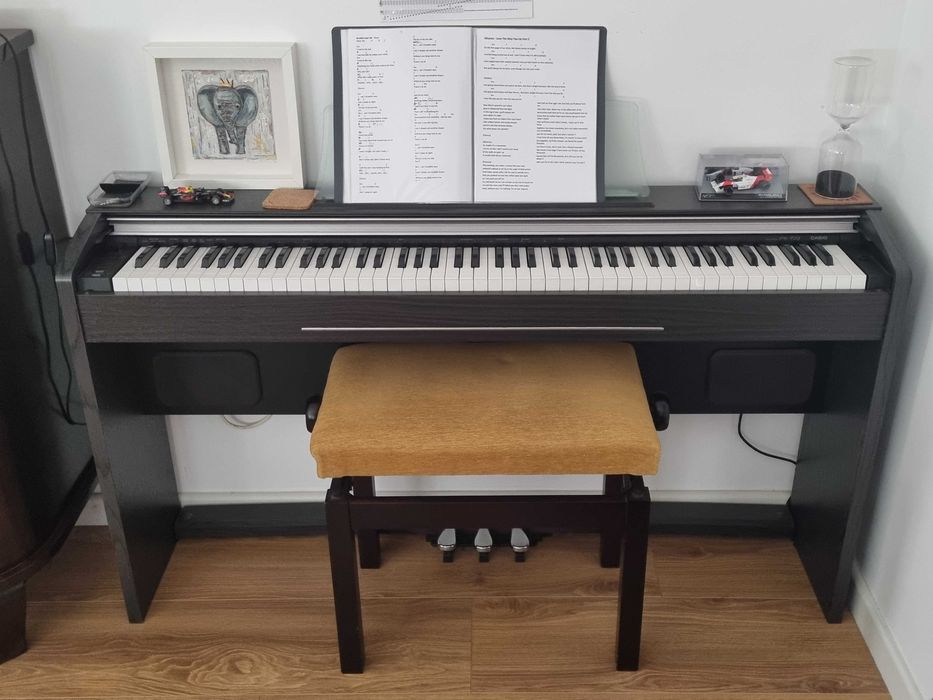 [RESERVADO] Piano Electrónico Casio Privia PX-720 e banco