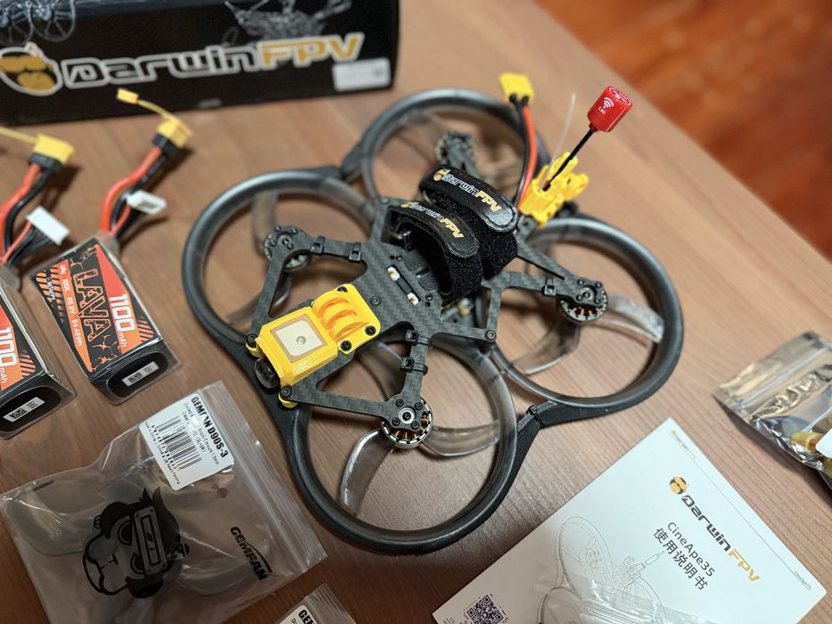 DarwinFPV CineApe35 analog 6S + 2 aku + Ratel 2 + Lollipop