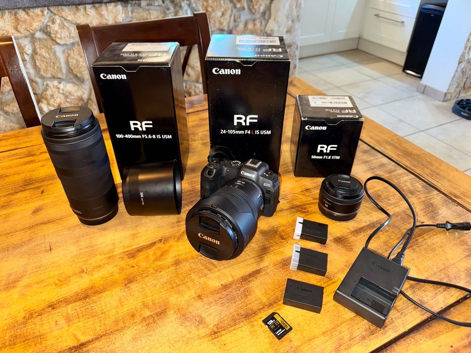 Canon R8 – em estado novo – incluindo 3 objetivas