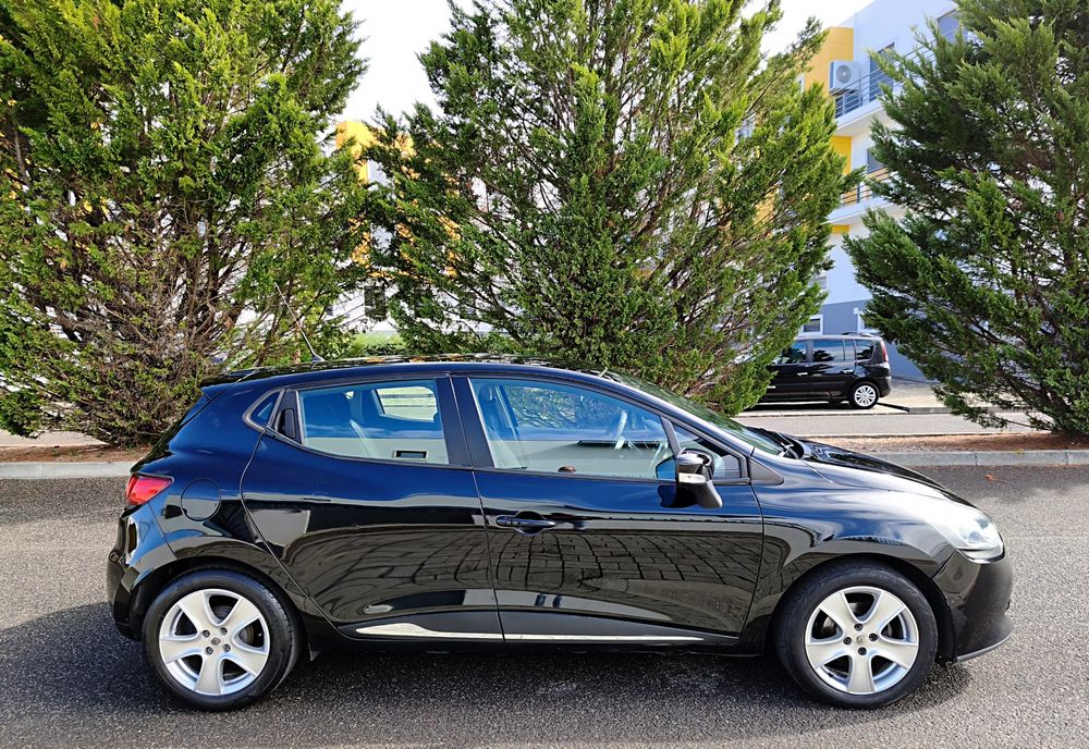 Renault Clio 1.5 dCi 90cv (2014) – Garantia 18 Meses / GPS / Excelente Estado