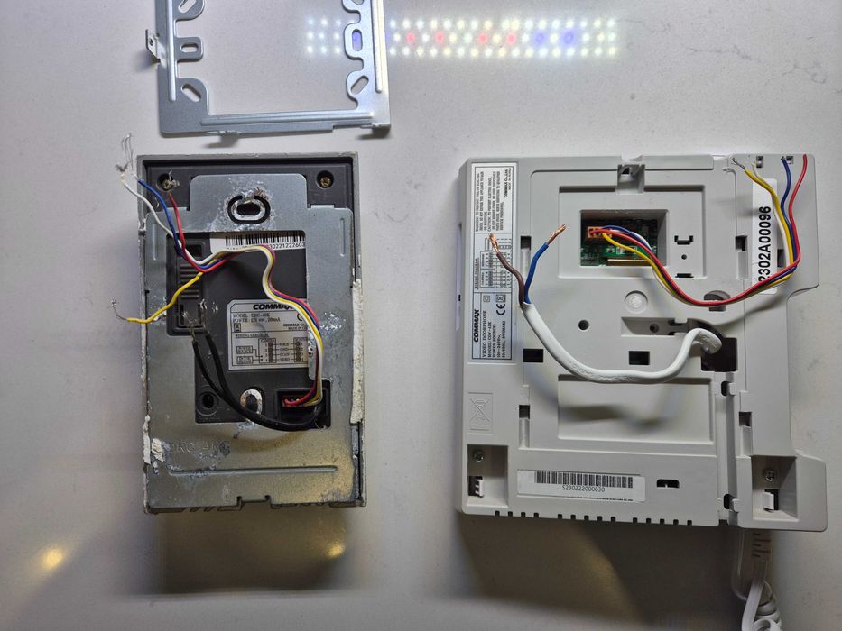 Video-porteiro COMMAX (Unidade exterior + interior)