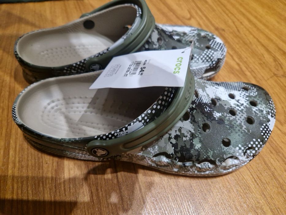 Нові Crocs з біркою