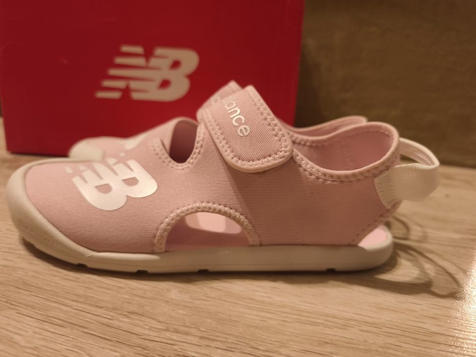 Nowe sandałki New Balance