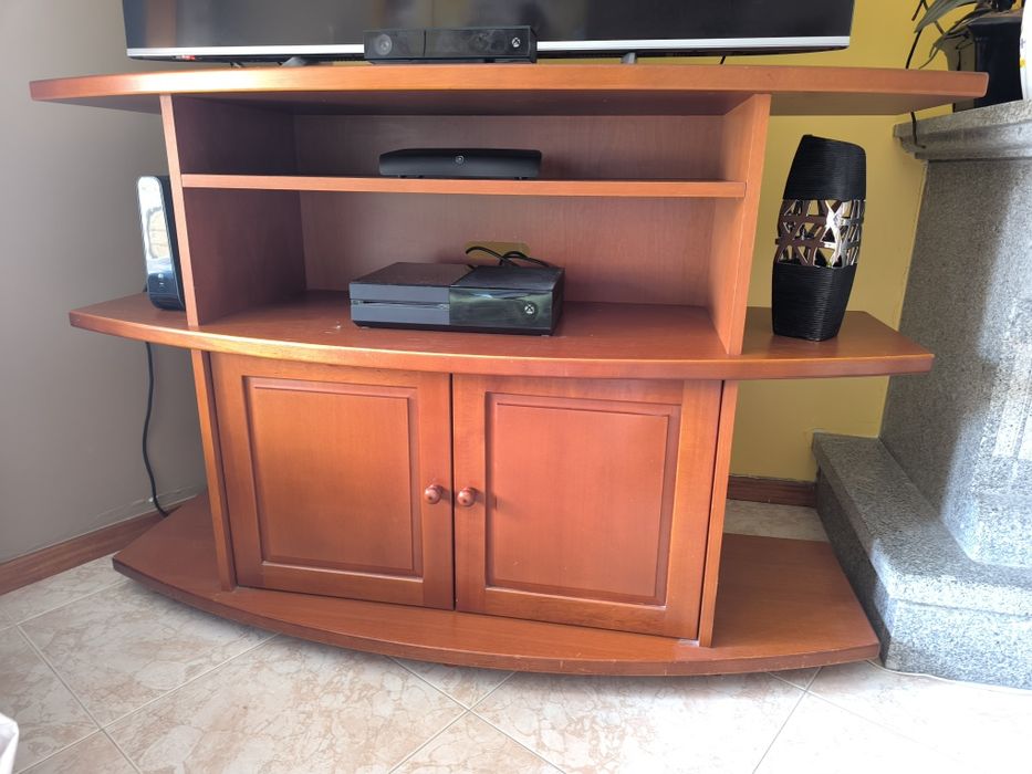Móvel de TV de madeira