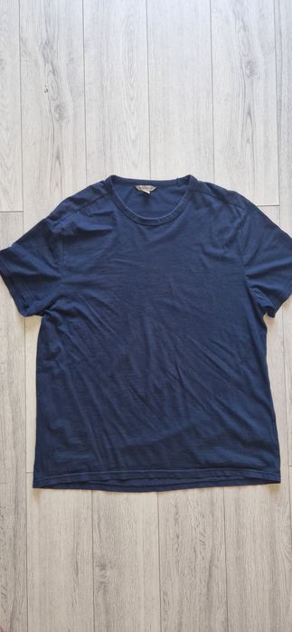 Calvin Klein XL.    .
