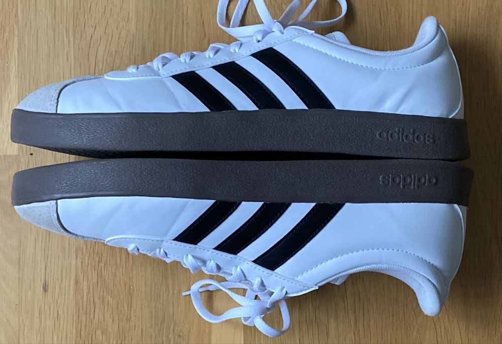 Чоловічі кросівки ADIDAS.