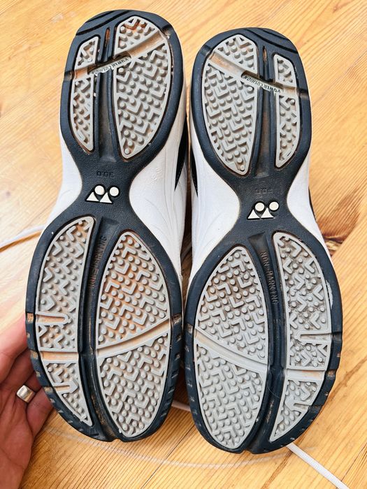 Buty do tenisa Yonex Ergoshape, stan idealny