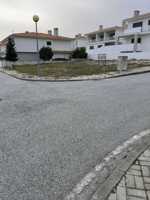 Vendo lote de terreno na Covilhã ( Urbanização do Belo Zêzere )
