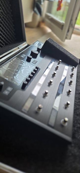 Line 6 Helix + twardy case