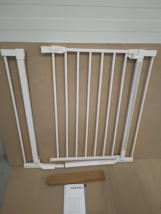 Bramka bezpieczeństwa Hauck Clear Step 2 75-80 cm biała płaski próg
