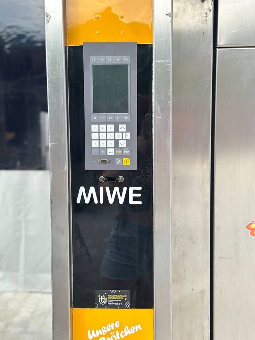 Професійна ротаційна піч MIWE roll-in e+ для пекарні та кондитерської