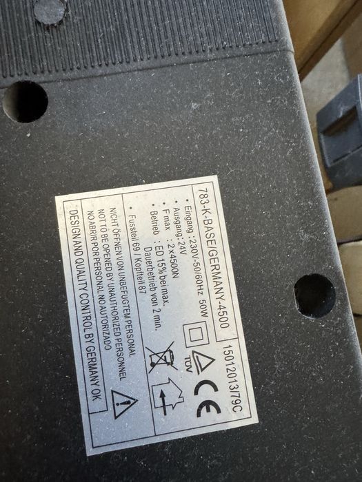 Stelaż regulowany elektrycznie do łózka