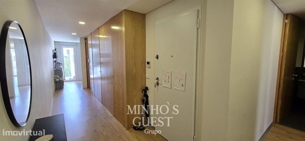 Apartamento T2(95m2) pronto habitar c/ AC e lugar de garagem - Centro