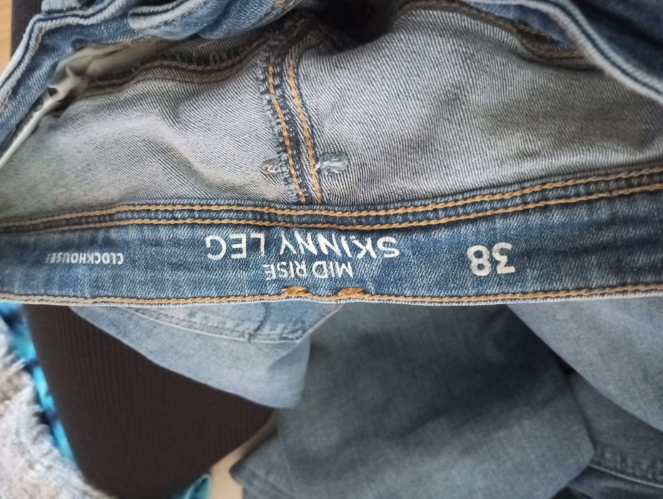 Damskie jeansy skinny Clockhouse M